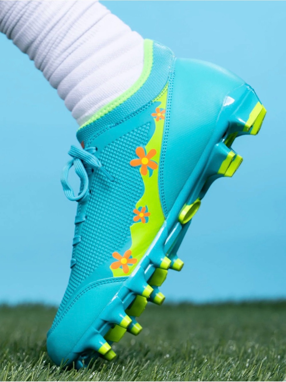 Scooby-Doo Mystery Machine Football Cleats - Velocity 3.0 by Phenom Elite - Picture 6 of 7